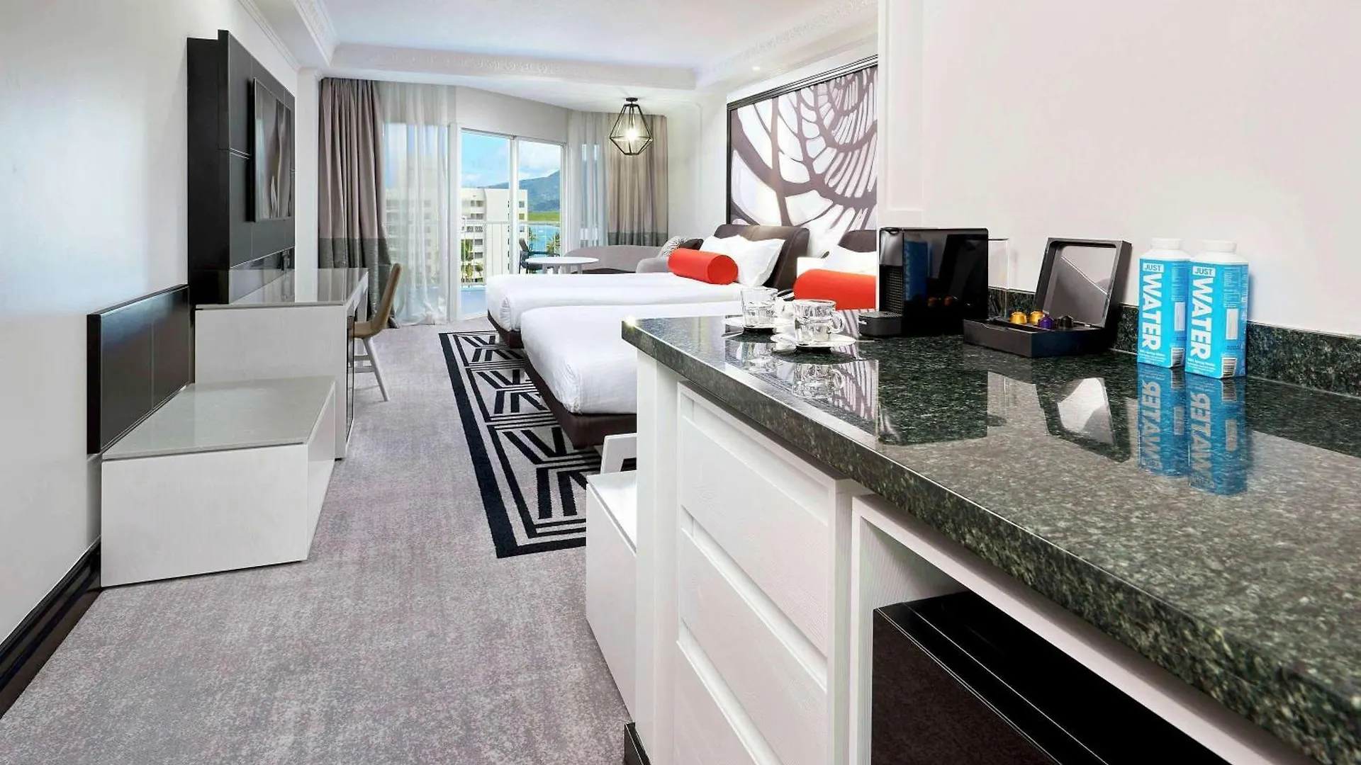 Hotel Pullman Cairns International 5*,  Australia