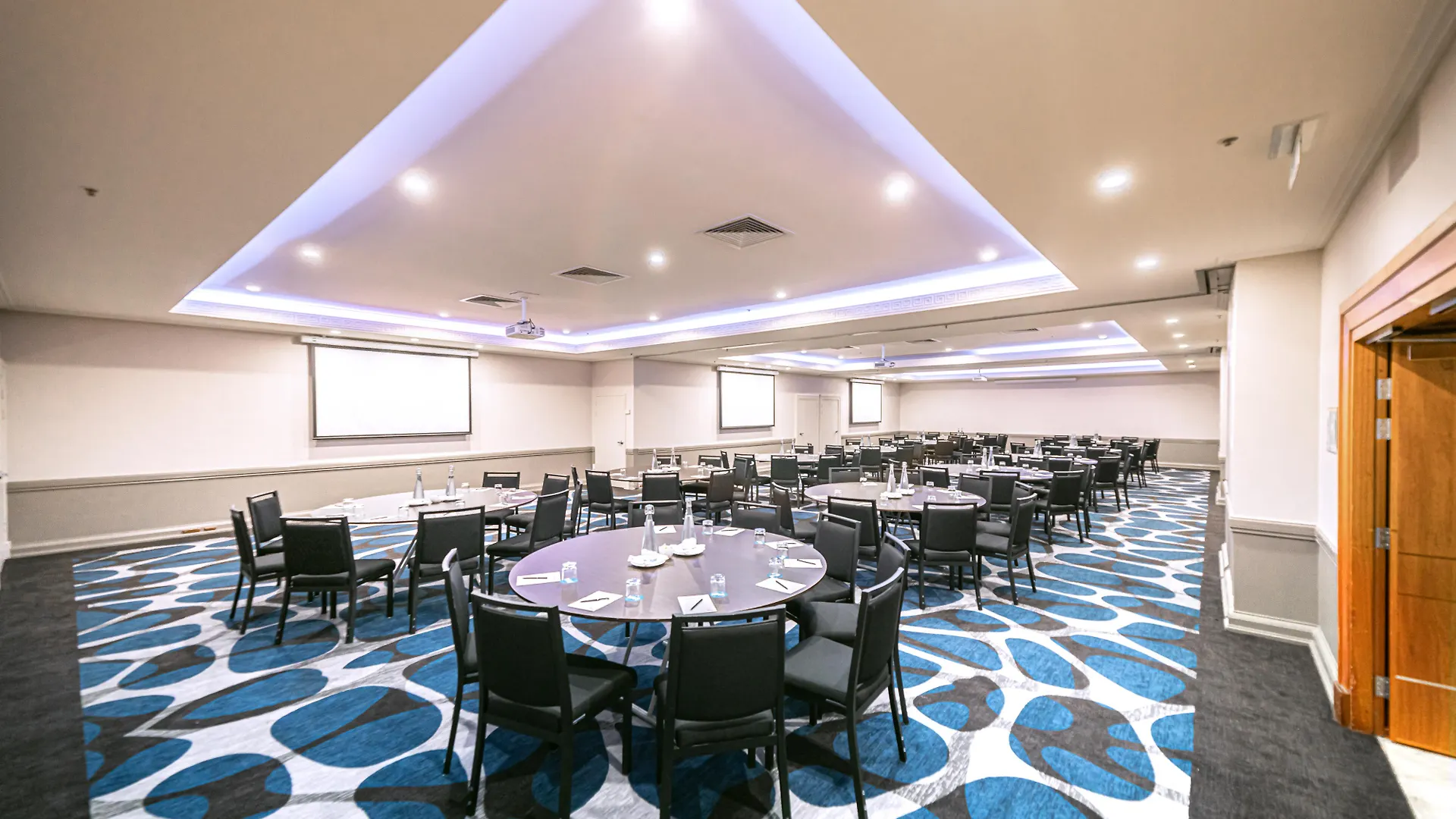 Pullman Cairns International Hotel
