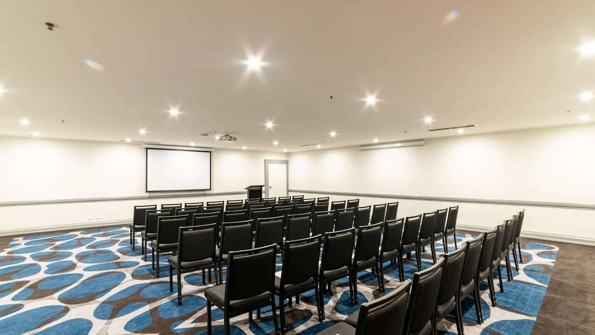 Pullman Cairns International Hotel