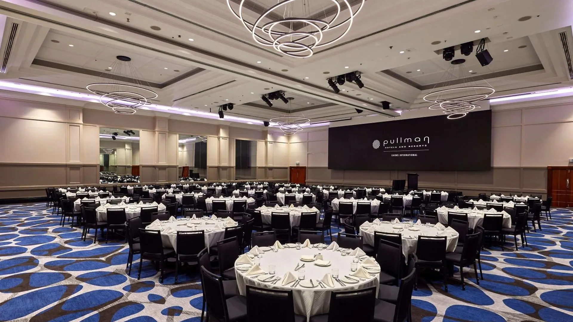Pullman Cairns International Hotel
